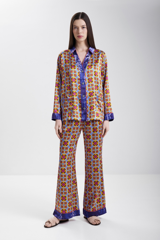  Женская шелковая пижама с брюками  1