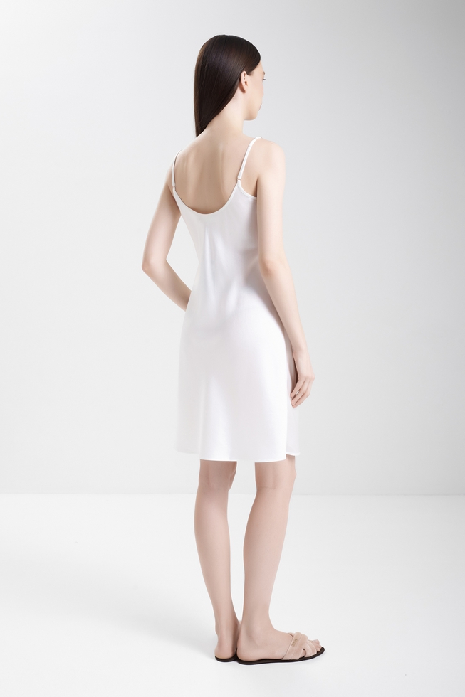  Короткая шелковая сорочка с вышивкой 2