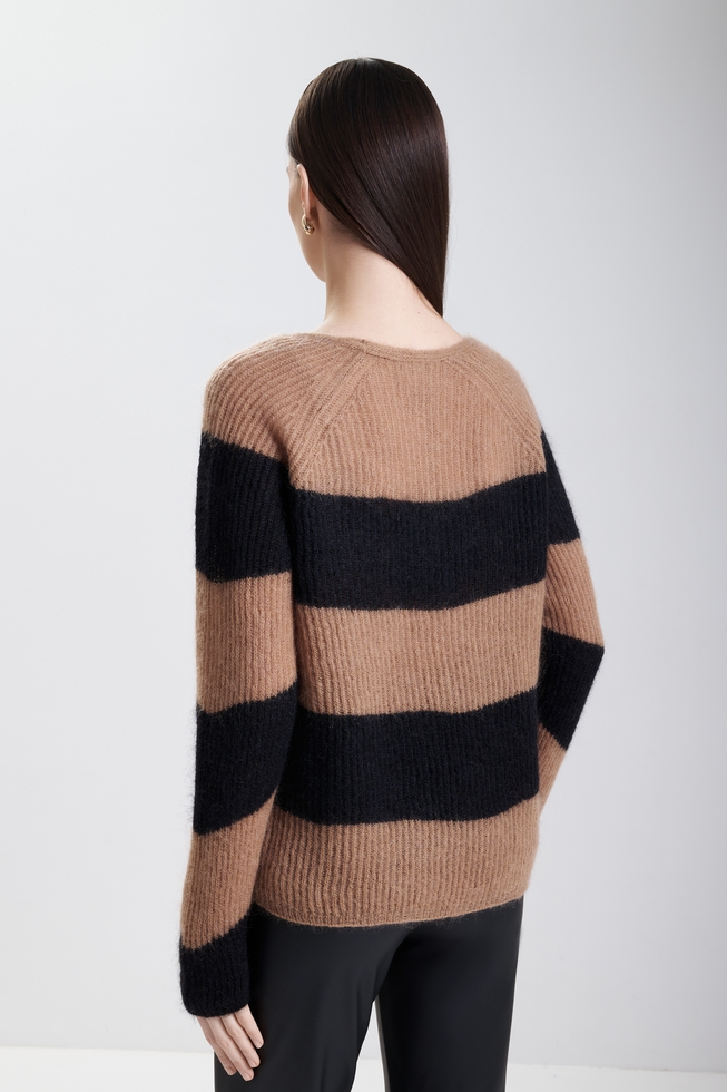 Женский джемпер с мохером  2