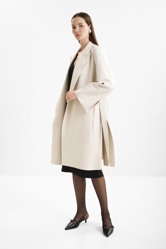 Женский плащ с поясом  2