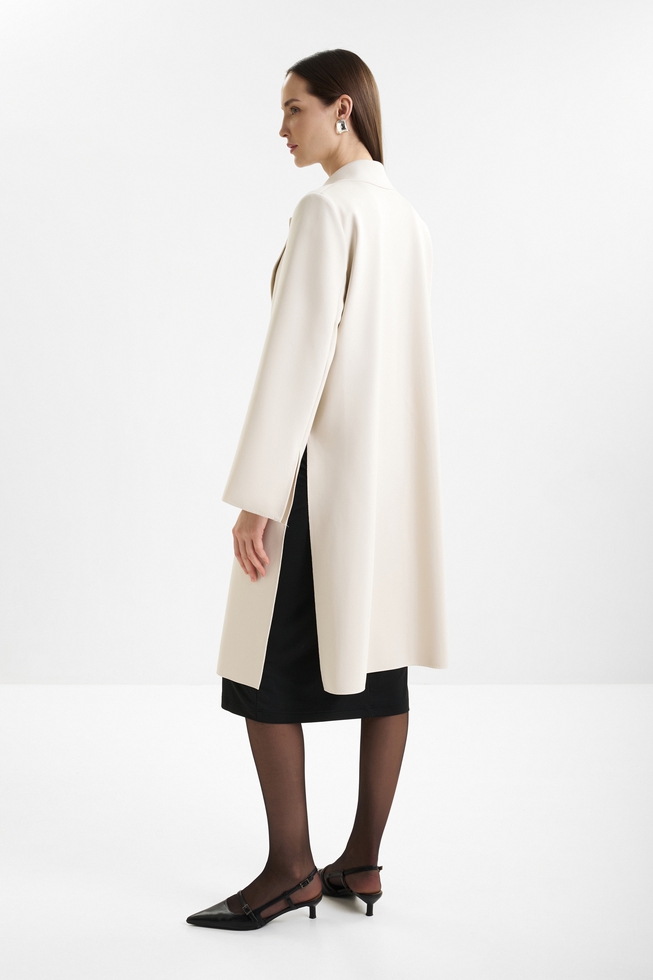 Женский плащ с поясом  3