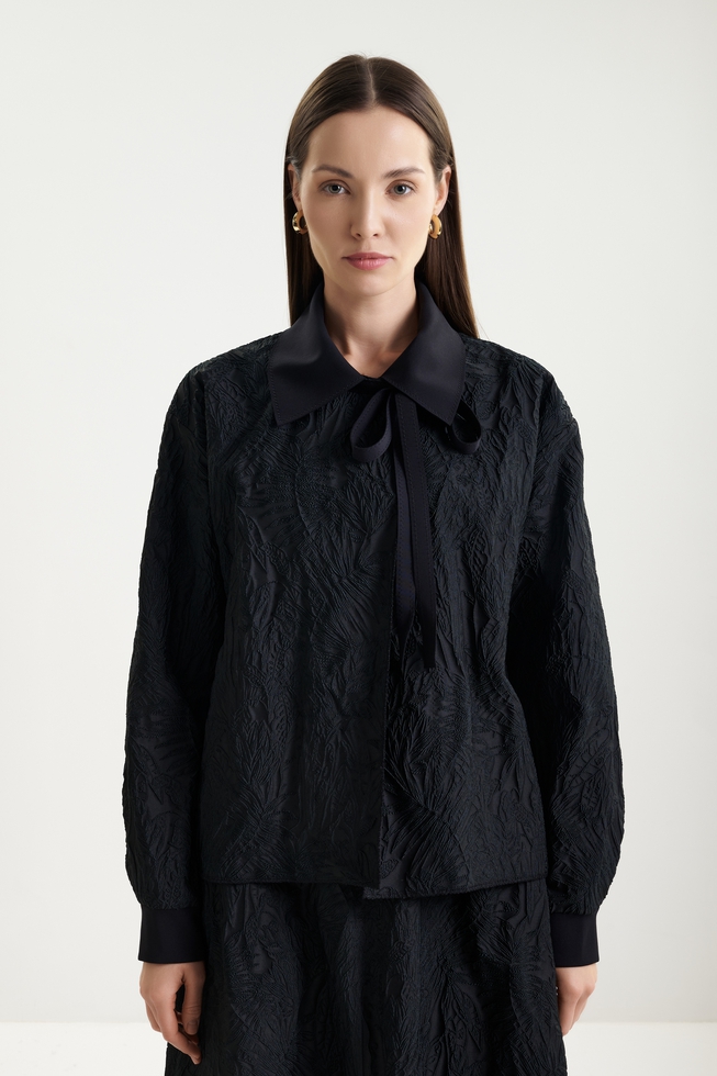 Женский жакет с фактурным рисунком  1