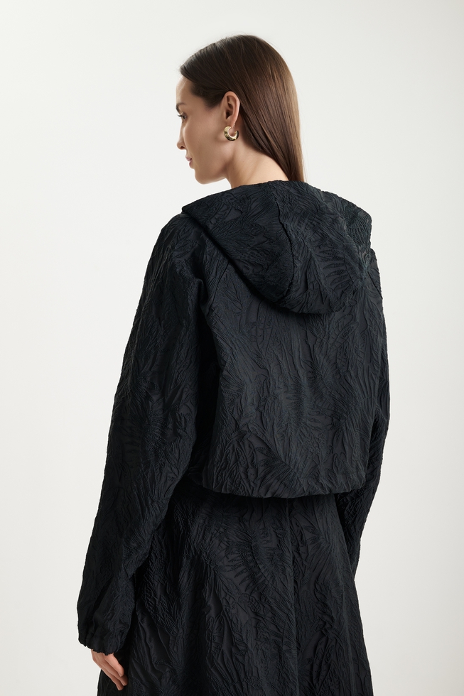 Женская ветровка с фактурным принтом  3