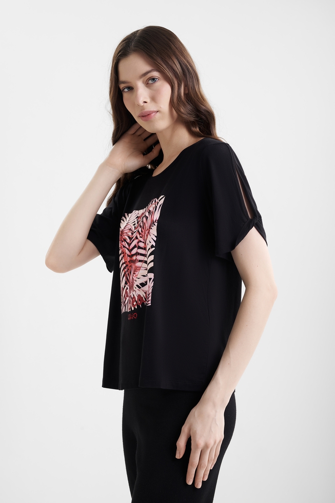 Женская футболка 1