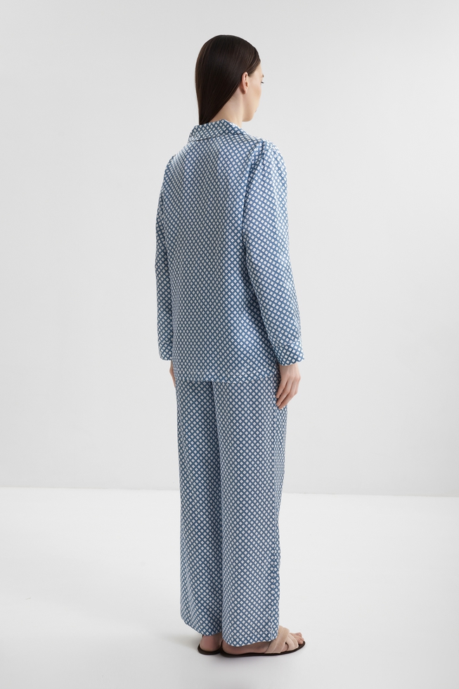 Женская шелковая пижама с брюками 2