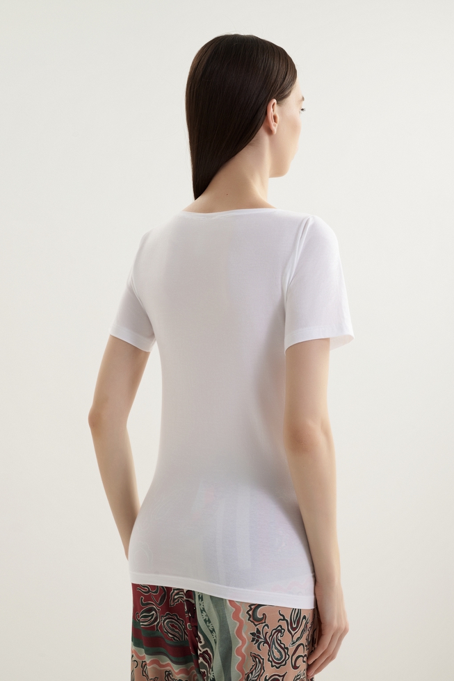 Женская белая домашняя футболка 2