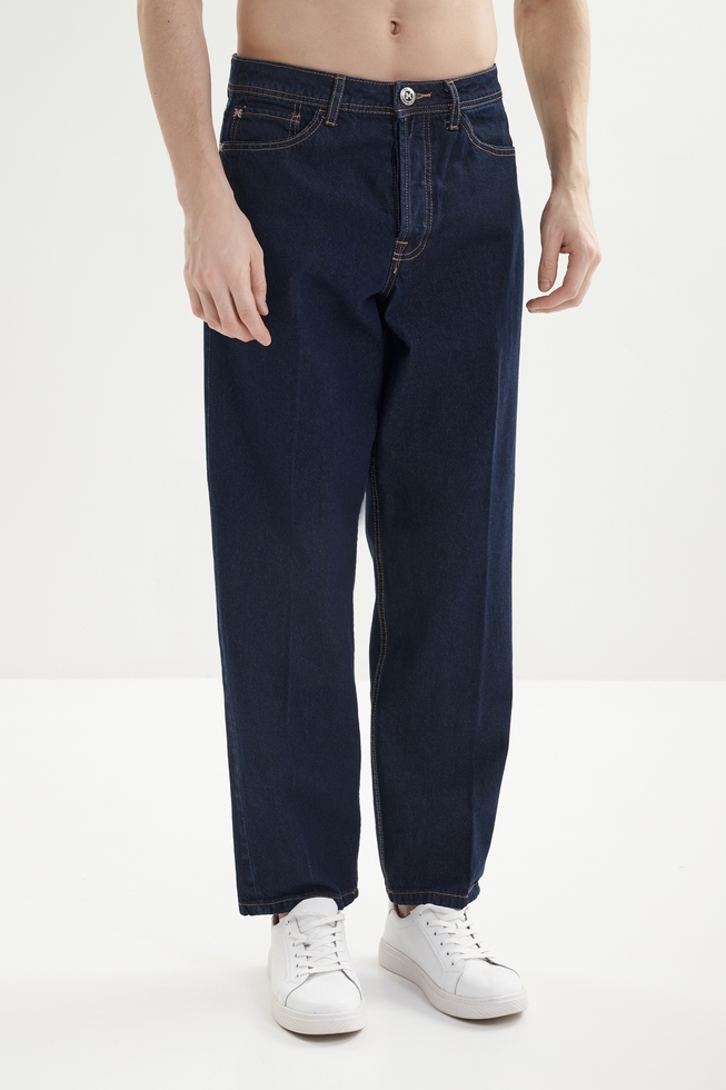 Мужские джинсы на средней посадке 1