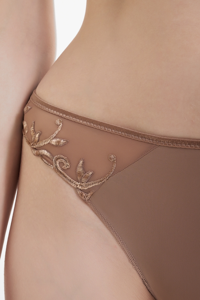  Женские трусы-стринги  4