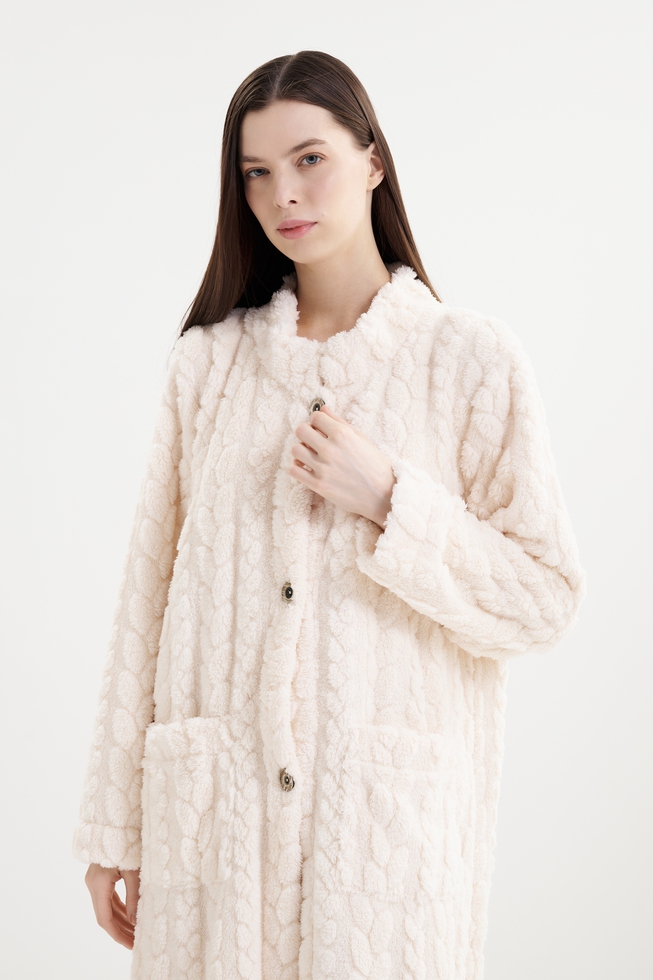 Женский длинный халат на пуговицах  3