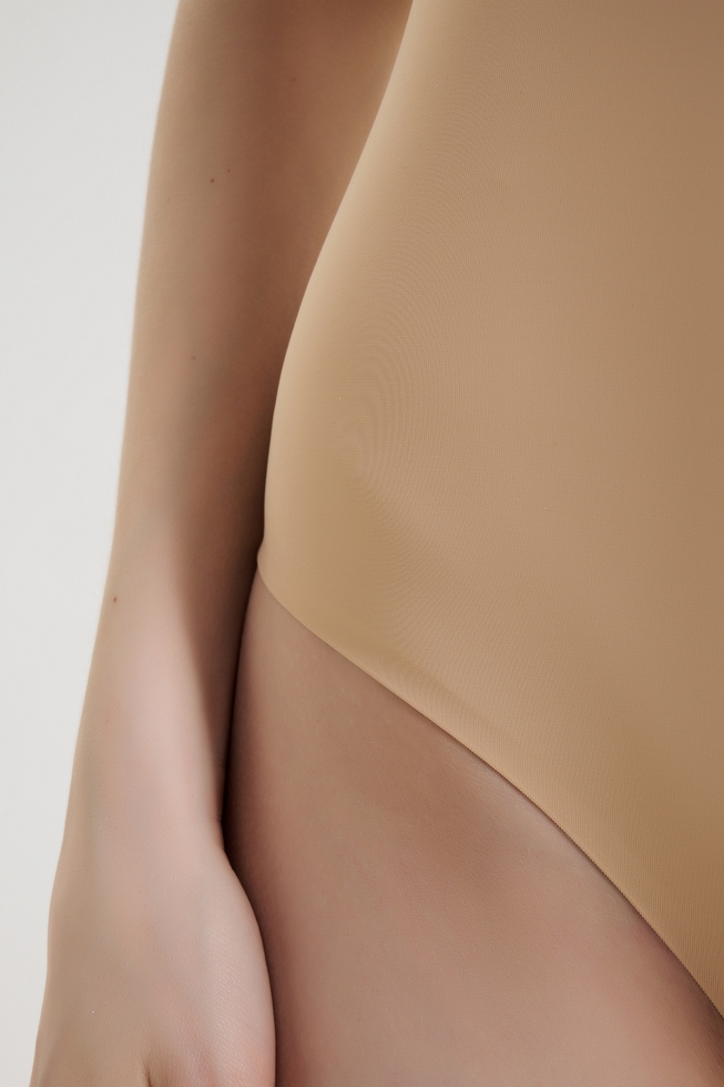 Женские утягивающие трусы-танга 4