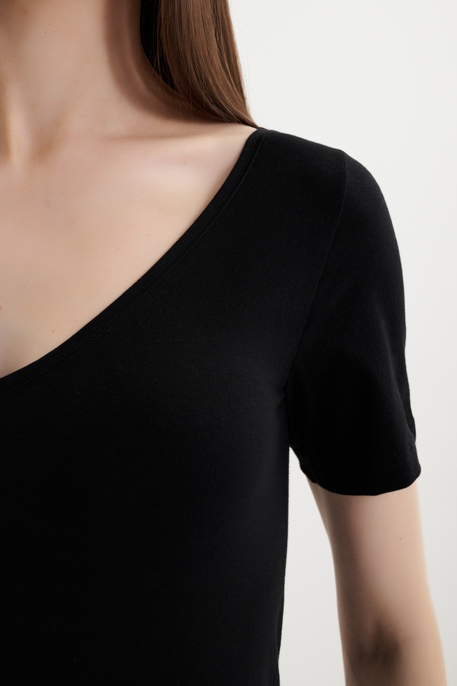  Женская черная домашняя футболка  4