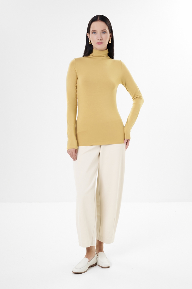 Женская жёлтая водолазка 3