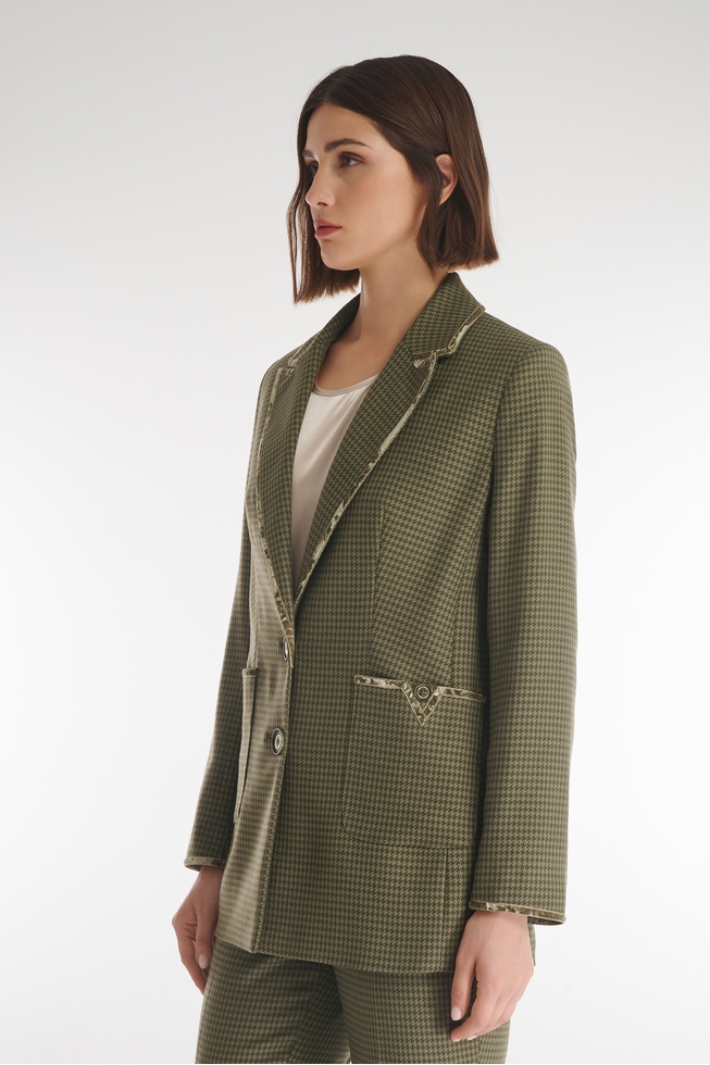 Женский жакет с бархатной окантовкой  3