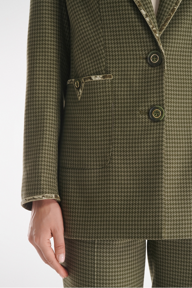 Женский жакет с бархатной окантовкой  7