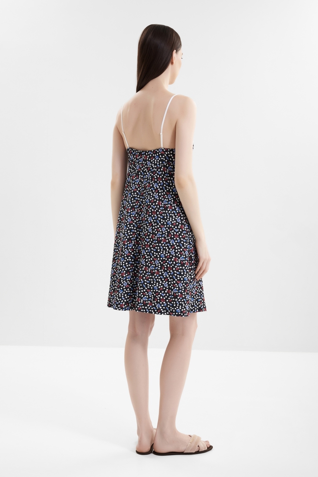  Короткая сорочка на бретельках с цветочным принтом  2