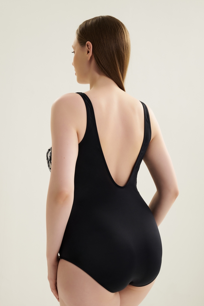  Слитный купальник  2