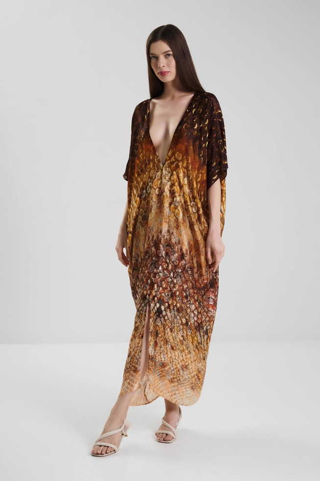 Длинное платье из шёлка с анималистичным принтом  1