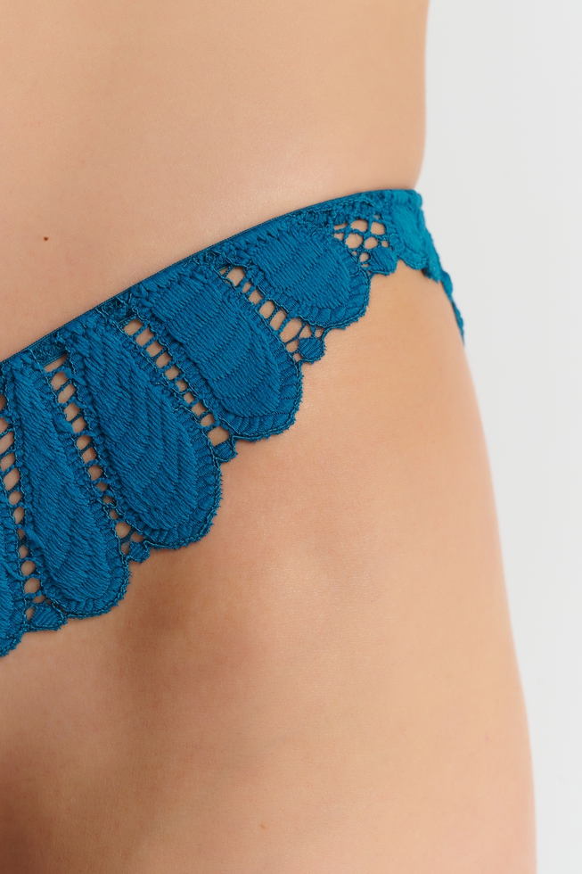  Женские трусы-бразилиана  5