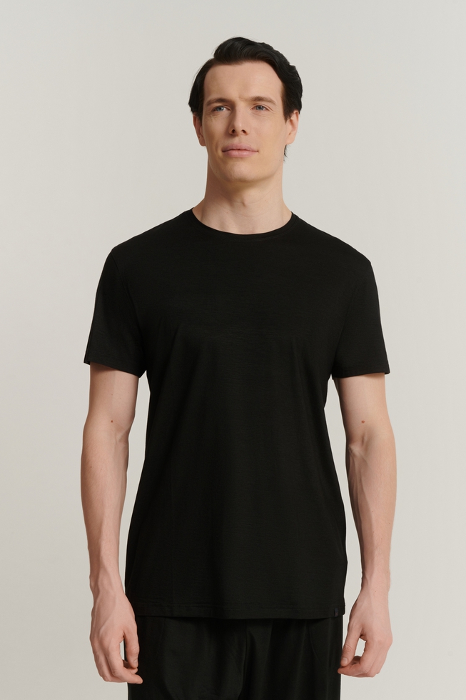 Мужская футболка из шелковистого трикотажа 5