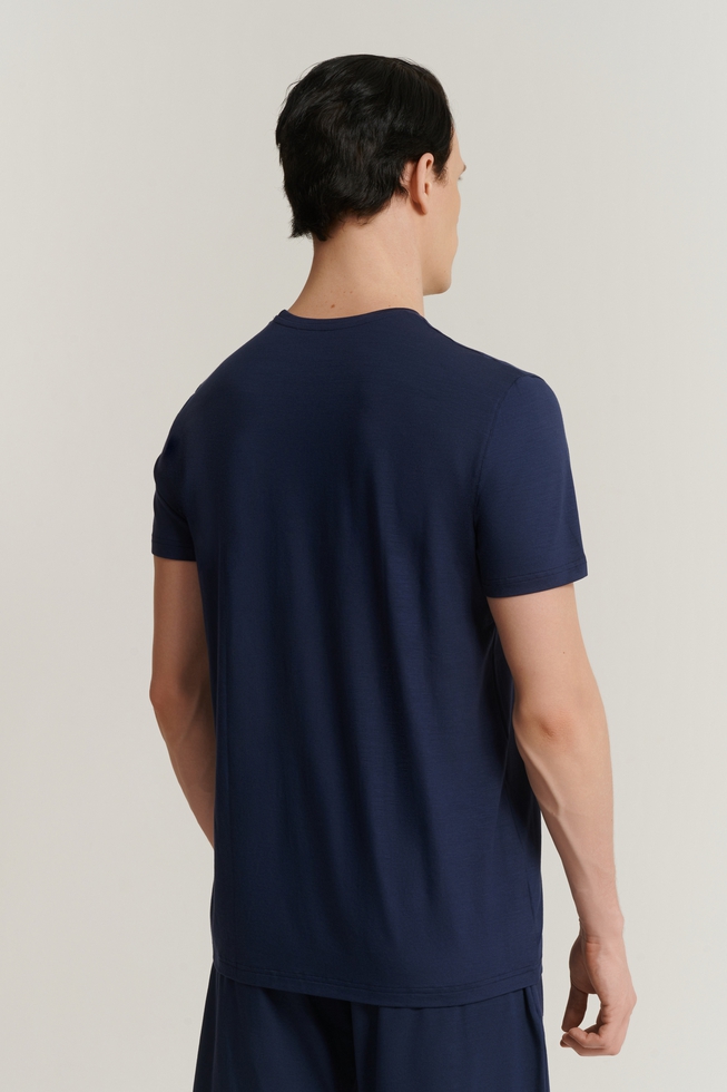 Мужская футболка из шелковистого трикотажа 10