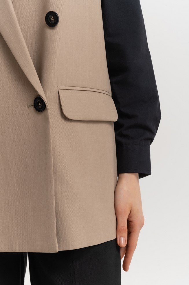 Женский бежевый жилет  4