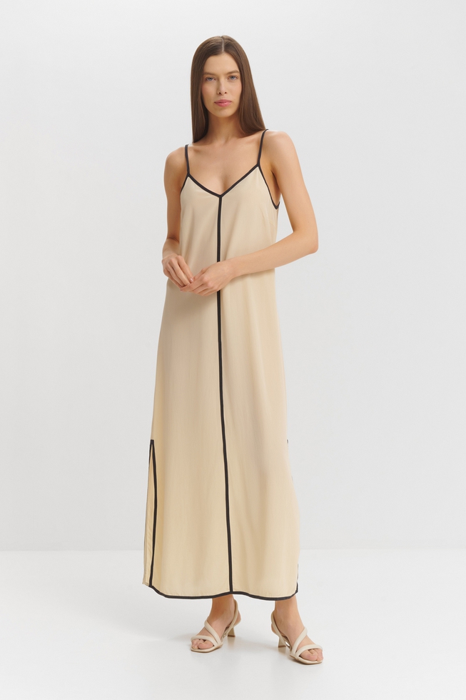 Длинное бежевое платье  1