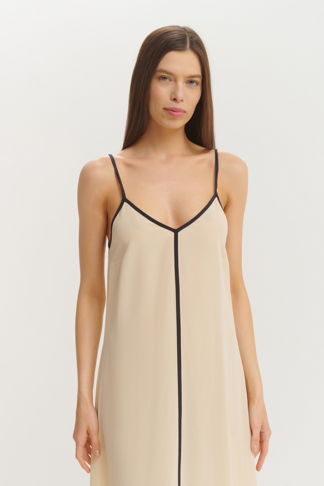 Длинное бежевое платье  3