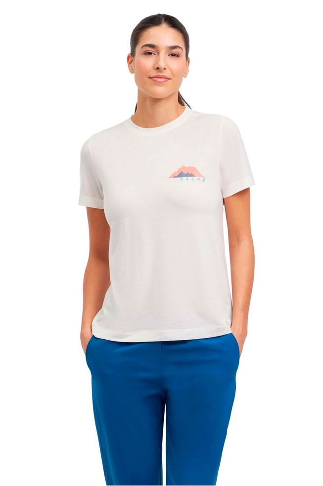 Женская белая спортивная футболка 1