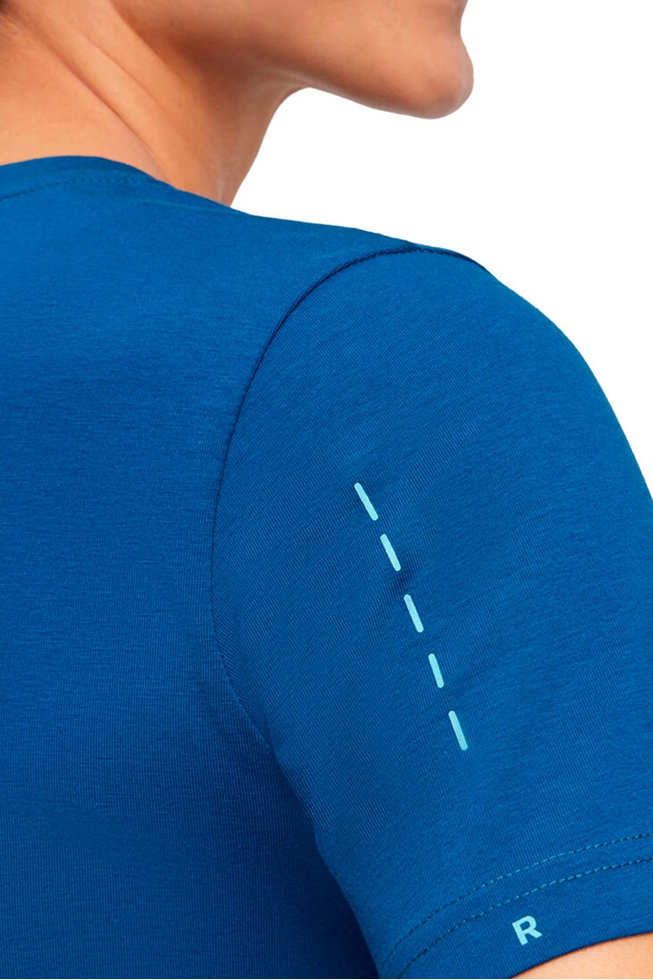 Женская синяя спортивная футболка 4