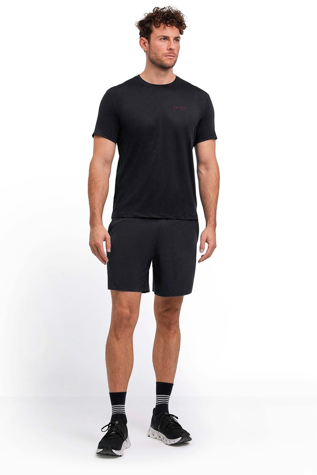 Мужская чёрная спортивная футболка 3