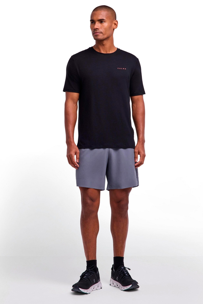 Мужская чёрная футболка 3