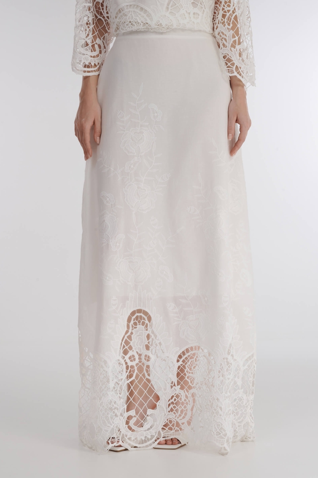 Белая длинная юбка с кружевом 1