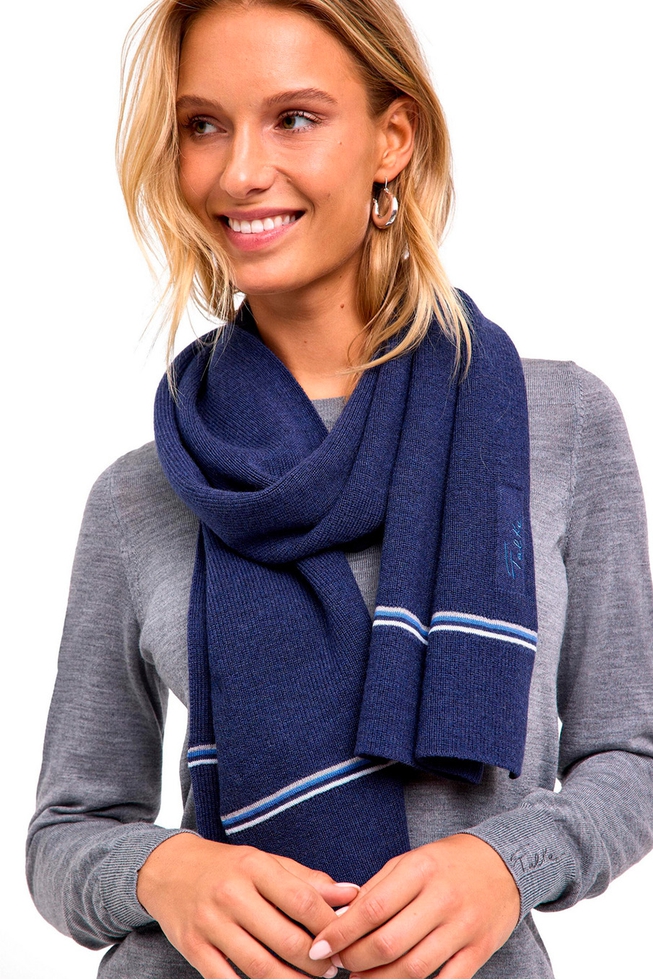 Синий шерстяной шарф 2