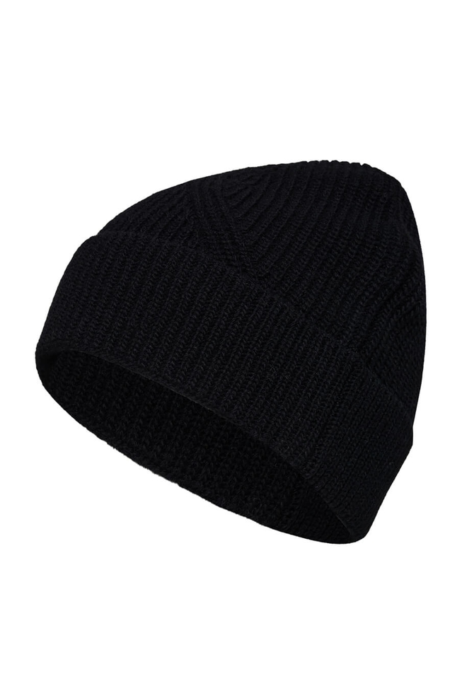 Шапка чёрная шерстяная 1