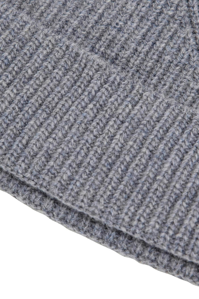 Шапка серая шерстяная 2