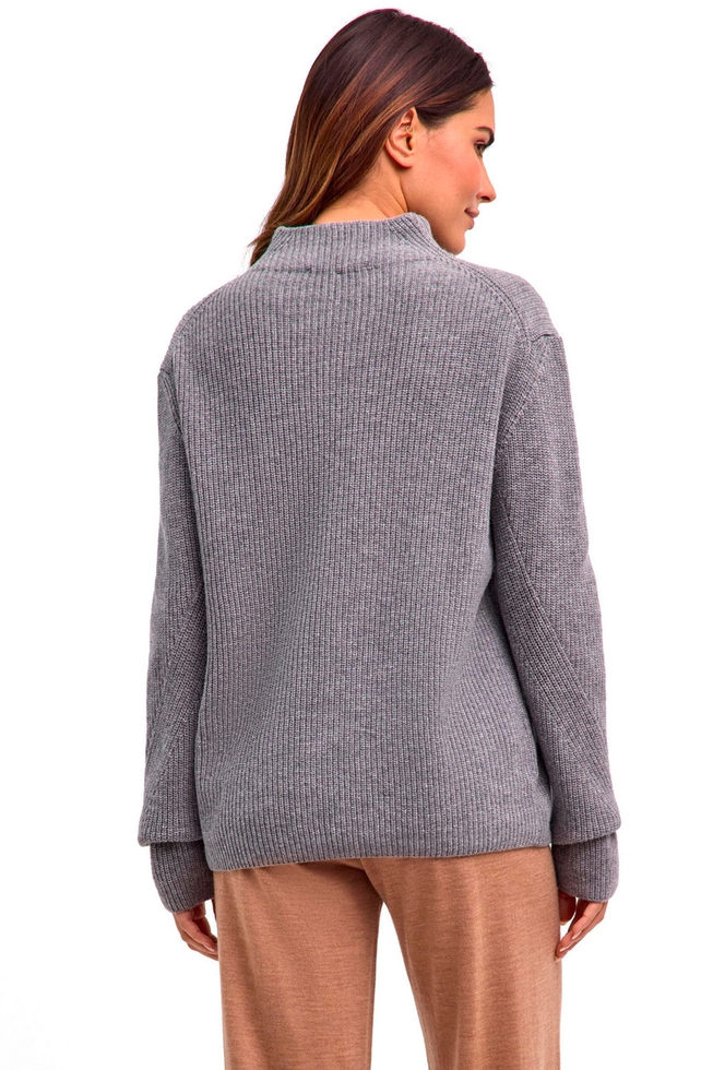 Шерстяной женский серый свитер 2