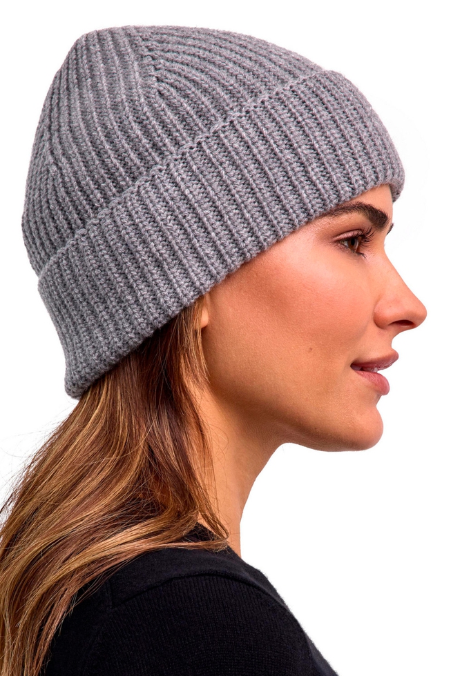 Серая шерстяная шапка 3