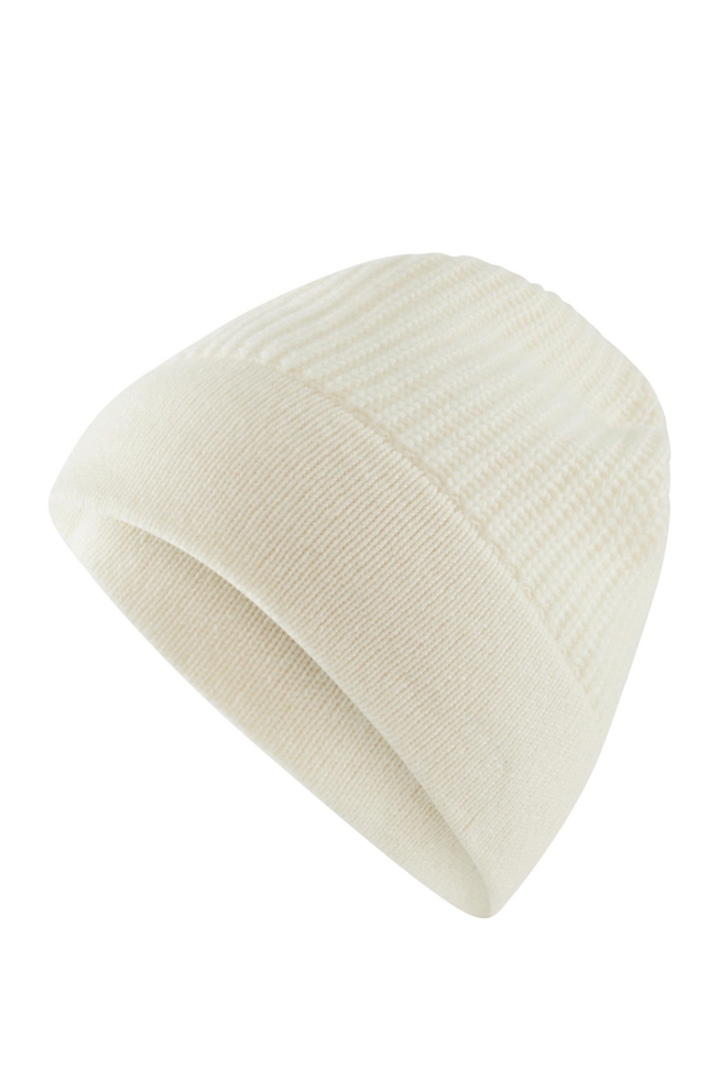Шапка белая 1