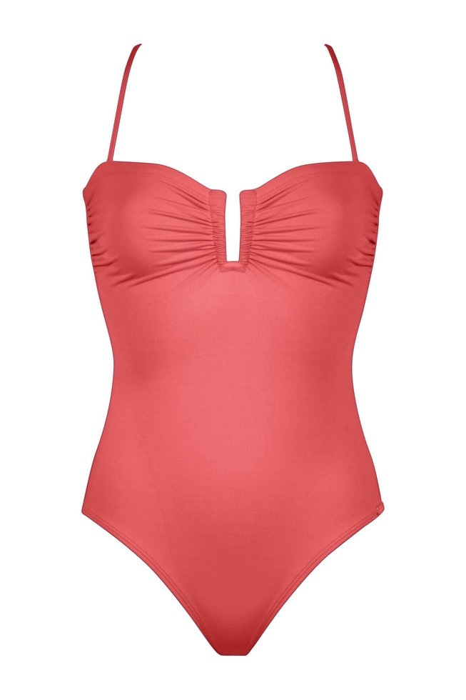 Слитный красный купальник 1