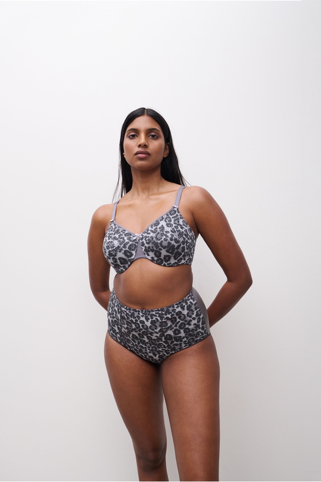  Бюстгальтер-минимайзер с мягкими чашками  8