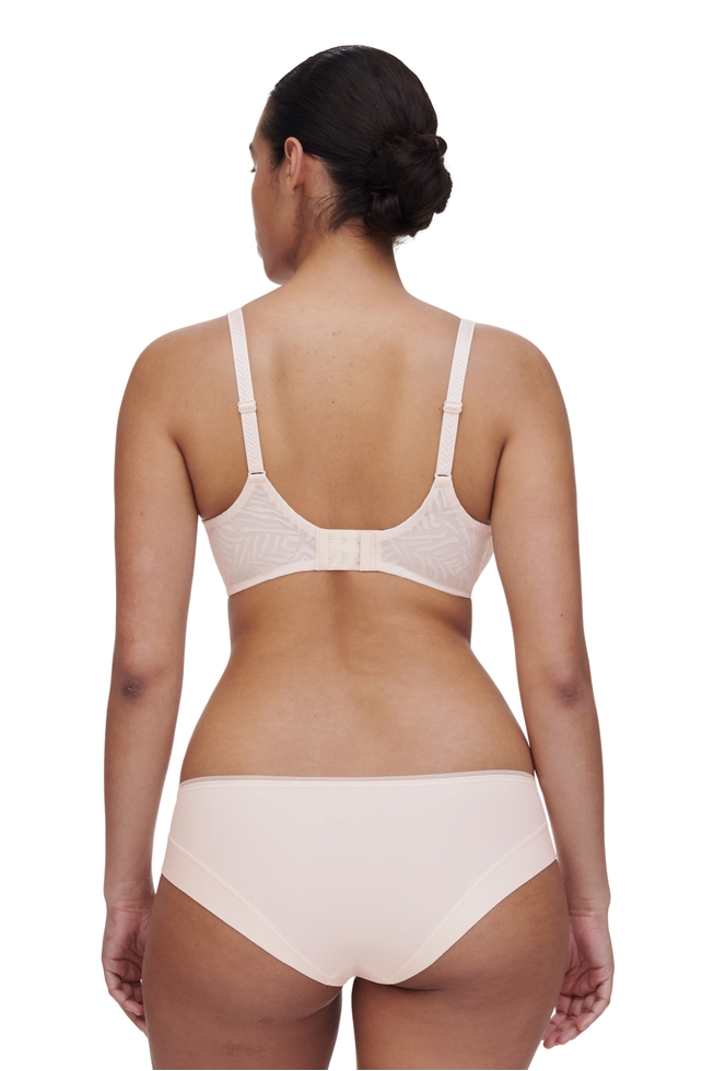  Бюстгальтер с плотными чашками  2