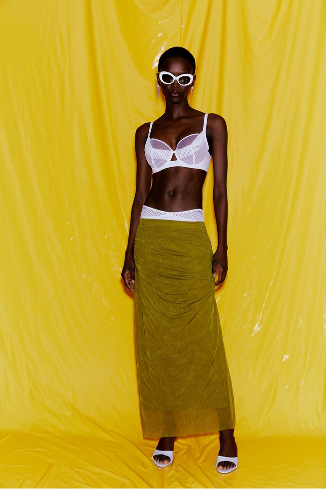 Белый бюстгальтер-балконет с мягкими чашками 6