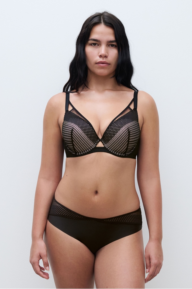  Черный бюстгальтер с плотными чашками  4