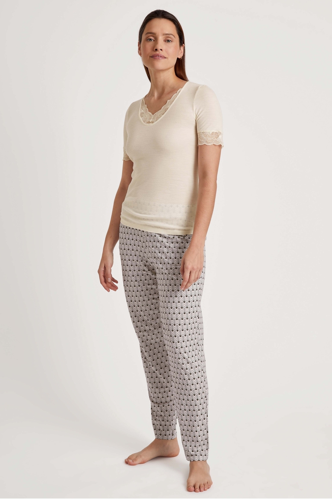 Женская футболка из шерсти с кружевом 3