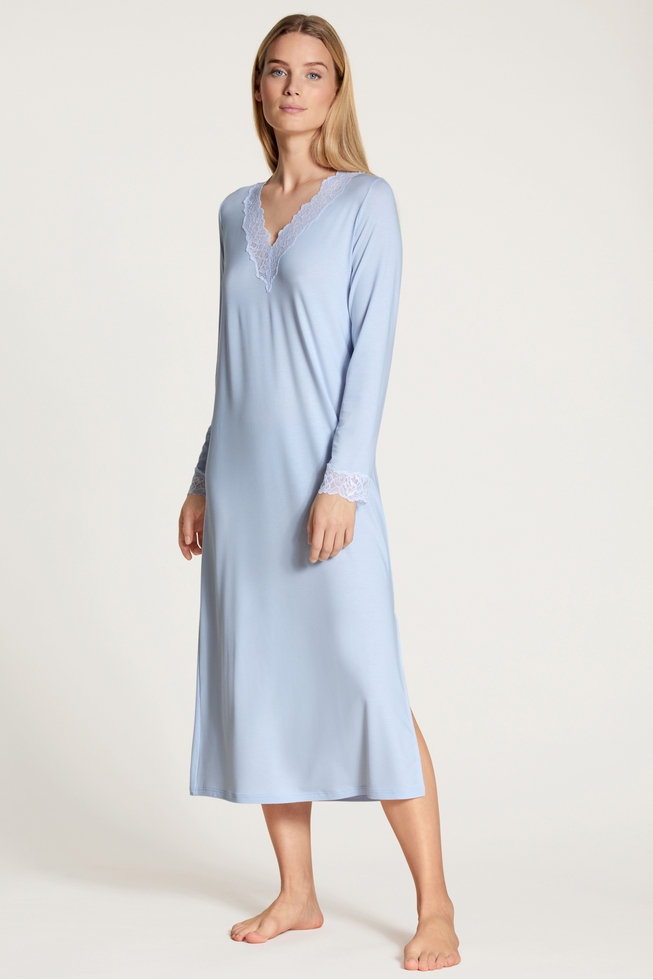  Женская длинная сорочка с кружевом  1
