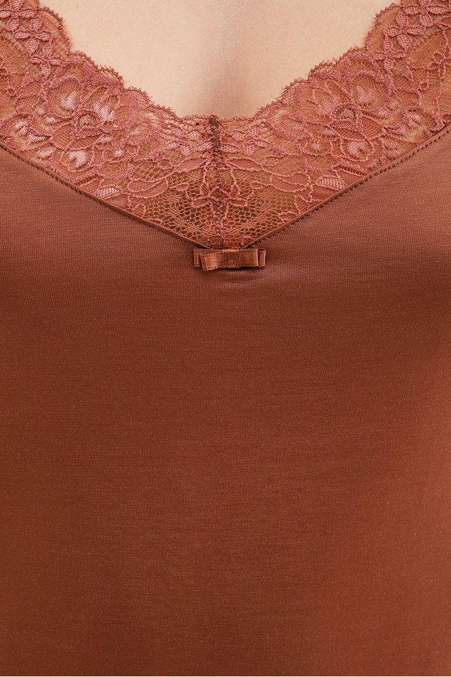 Топ с кружевным декором 4