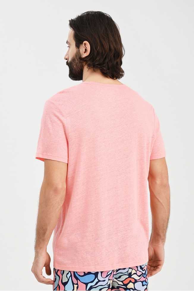 Розовая мужская футболка 2