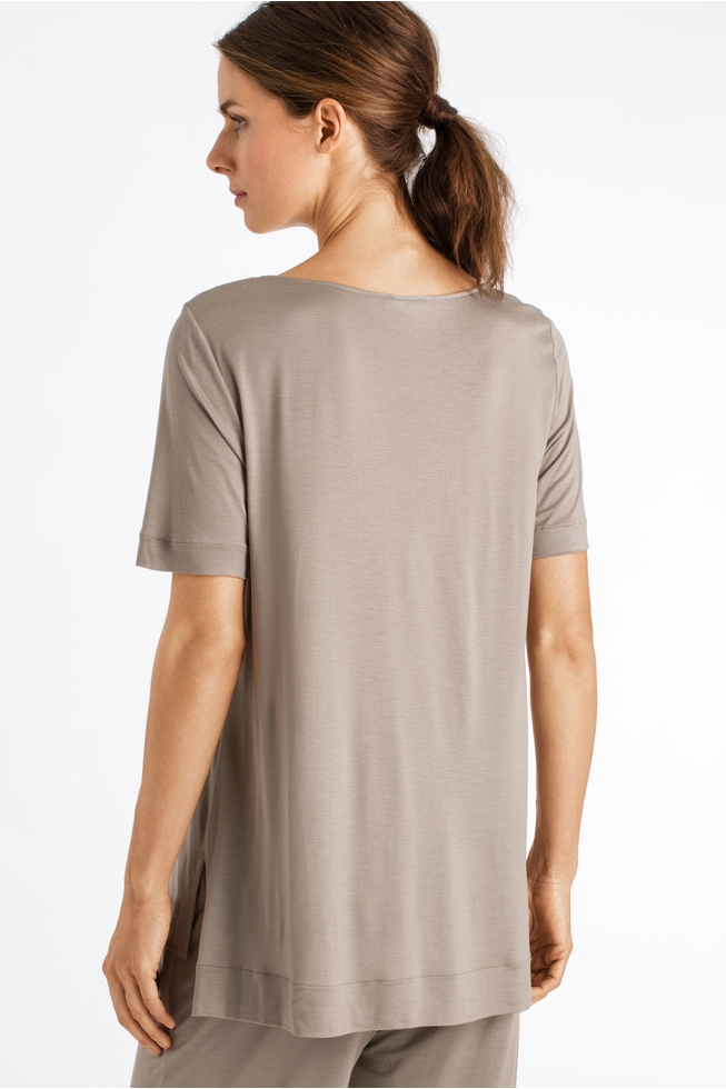  Женская футболка  2