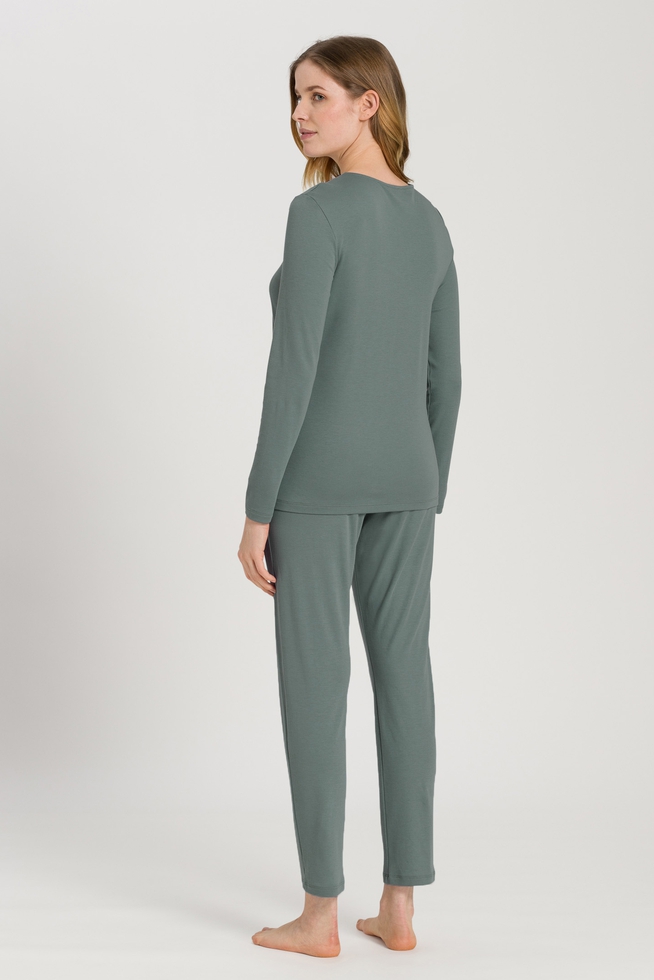  Женская пижама с брюками  2