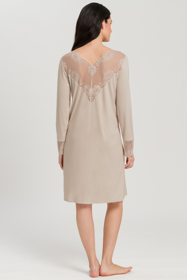  Женская сорочка миди с кружевом  2